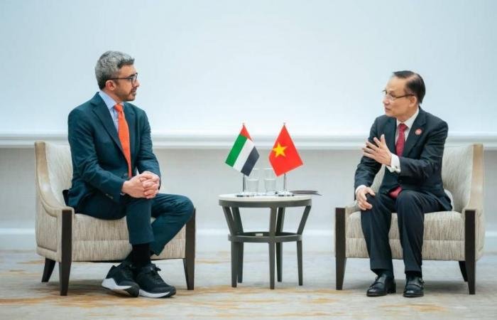 الامارات الان | عبدالله بن زايد: علاقات متنامية بين الإمارات وفيتنام | عيون الجزيرة الامارات