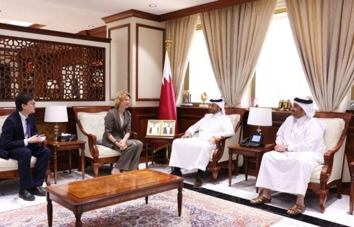 أخبار قطر | وزير البلدية يجتمع مع وزير الزراعة في روسيا الاتحادية | عيون الجزيرة قطر