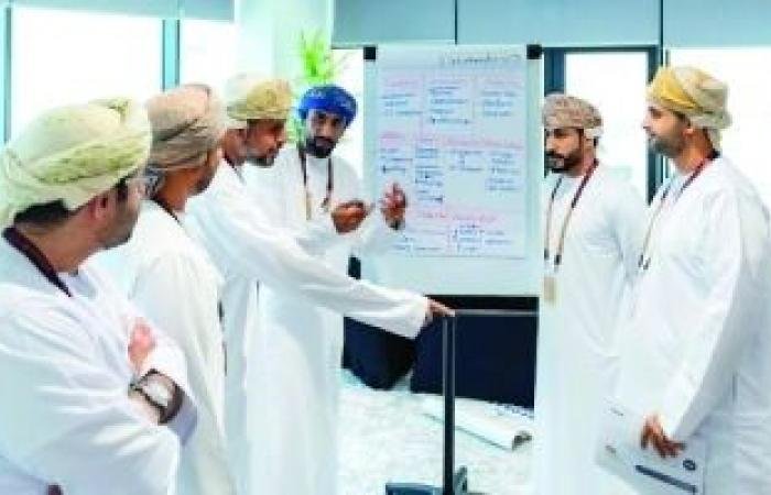 أخبار سلطنة عمان | بيئة العمل الحكومي.. بين التحديات الإدارية وتطلعات التطوير | عيون الجزيرة الاخبارية عمان