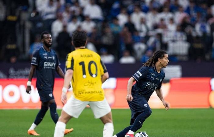 الكلاسيكو يسقط الزعيم