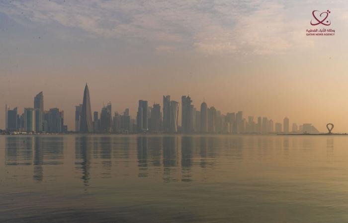 أخبار قطر | طقس معتدل الحرارة نهارا وتحذير من رؤية أفقية متدنية على بعض مناطق الساحل | عيون الجزيرة قطر