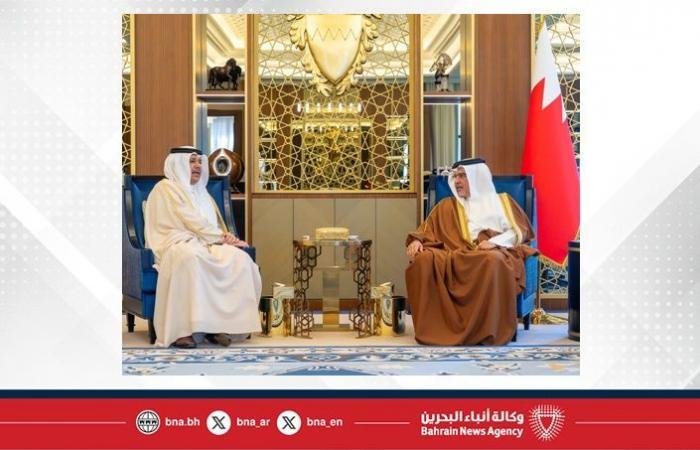 أخبار البحرين | نائب جلالة الملك ولي العهد يلتقي المهندس كمال بن أحمد محمد ويشيد بما قدمه من جهود مخلصة وعطاءات طيبة عبر مختلف مواقع المسؤولية التي أوكلت إليه | عيون الجزيرة