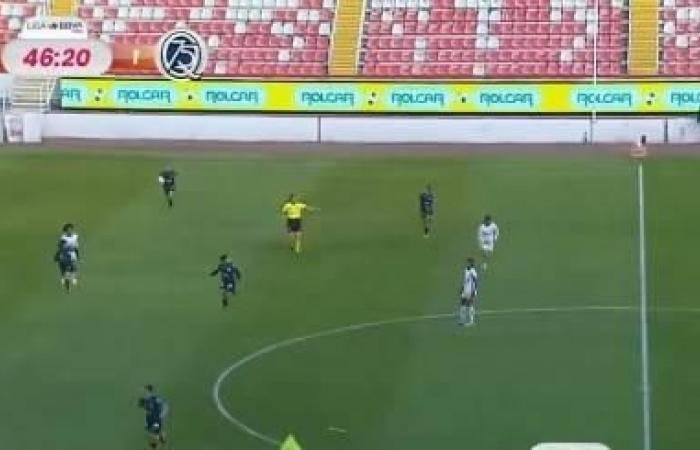 الرياضة الان | لاعبون يتركون مباراة في المكسيك ويفرون خوفاً من المسلحين (فيديو) | عيون الجزيرة الرياضي