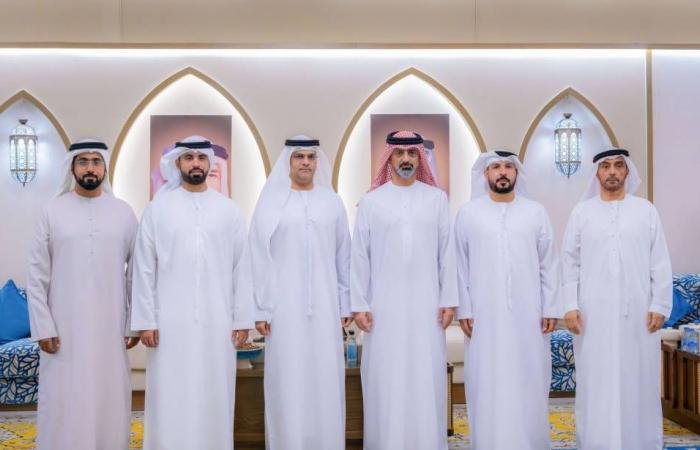 الامارات الان | عمار بن حميد يطلع على تجهيزات «جسر حميد الجوي» لإغاثة أهالي غزة | عيون الجزيرة الامارات