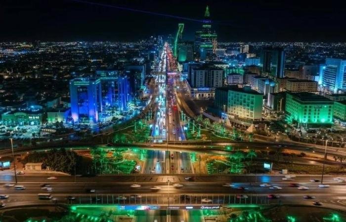 أخبار السعودية | مناطق ومدن السعودية تتزين باللون الأخضر احتفاءً بيوم التأسيس | عيون الجزيرة السعودية الان