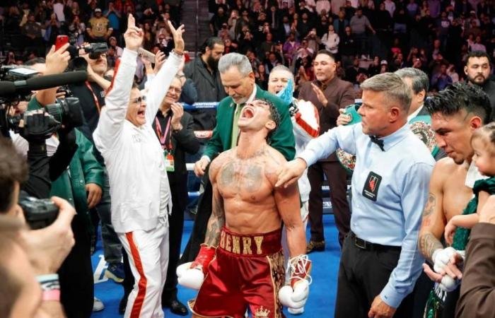 الرياضة الان | غارسيا يحصد لقب العالم لوزن الذبابة ويهديه لوالده | عيون الجزيرة الرياضي