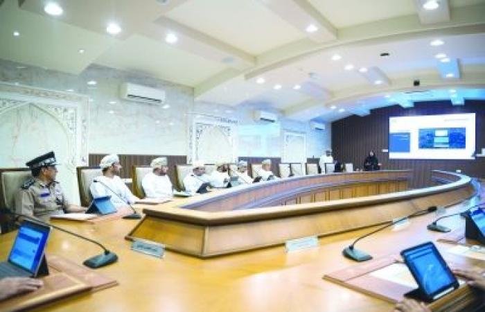 أخبار سلطنة عمان | "بلدي" الظاهرة يناقش تطوير خدمات المخططات السكنية والمشروعات التنموية | عيون الجزيرة الاخبارية عمان