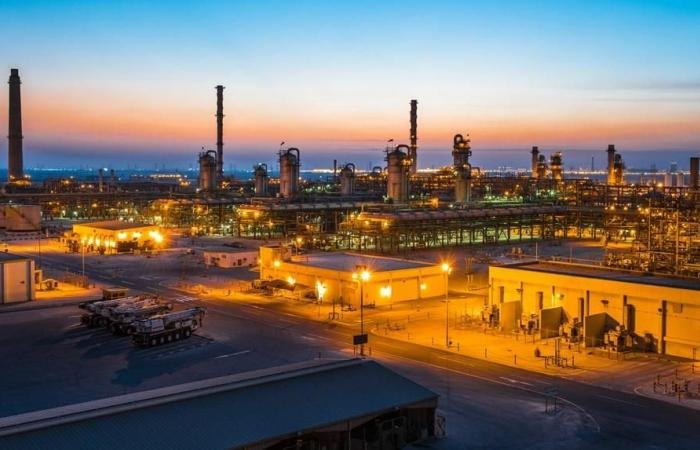 أرامكو تبدأ ببيع شحنات المكثفات من مشروع الجافورة