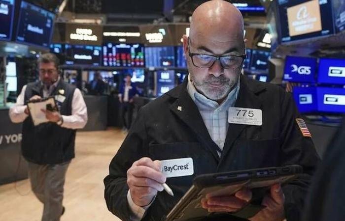 استقرار وول ستريت عند الفتح بعد كشف نماذج أنثروبيك