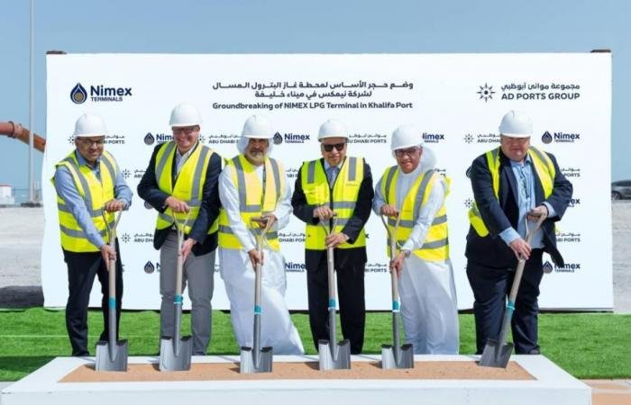 وضع حجر الأساس لمحطة تخزين الغاز البترولي المسال في ميناء خليفة