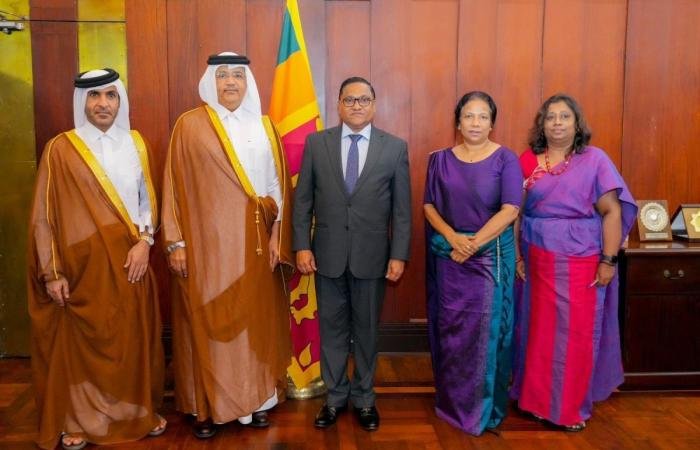 أخبار قطر | وزير الشؤون الخارجية والتوظيف الخارجي والسياحة بسريلانكا يجتمع مع سفير قطر | عيون الجزيرة قطر