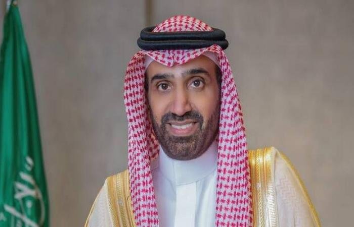 وزير الموارد البشرية يصدر قراراً بتعديل جدول المخالفات والعقوبات لنظام العمل