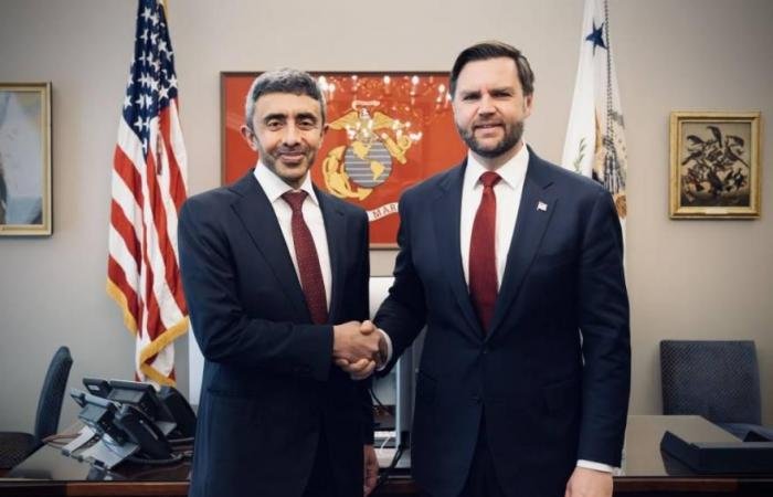 الامارات الان | عبدالله بن زايد يلتقي جي دي فانس ويبحثان تعزيز العلاقات الاستراتيجية بين البلدين | عيون الجزيرة الامارات