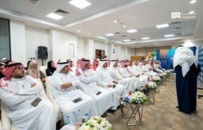 أخبار السعودية | أكاديمية واس للتدريب الإخباري تعرف ببرنامج تمكين الخريجين للوظائف الإعلامية في أمسيتها الرمضانية بجدة | عيون الجزيرة السعودية الان