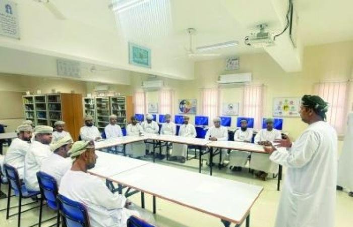 أخبار سلطنة عمان | التعريف بجائزة أومفيكو للإبداع المدرسي في جعلان بني بوحسن | عيون الجزيرة الاخبارية عمان