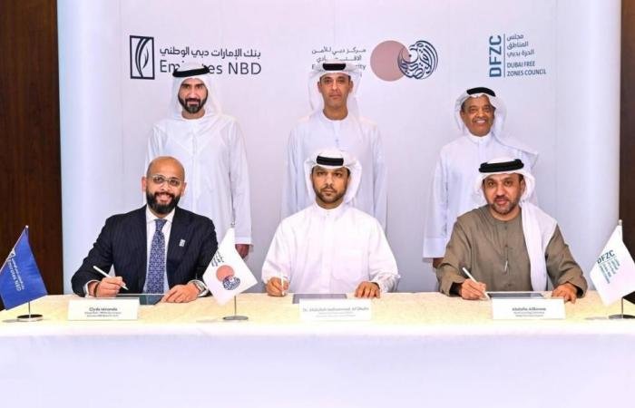 تعاون ثلاثي يدعم نمو منظومة المناطق الحرة في دبي
