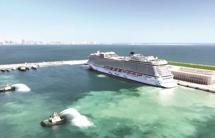 تداول واقتصاد | ميناء الدوحة يستقبل «أرويا كروز» | عيون الجزيرة مال واقتصاد