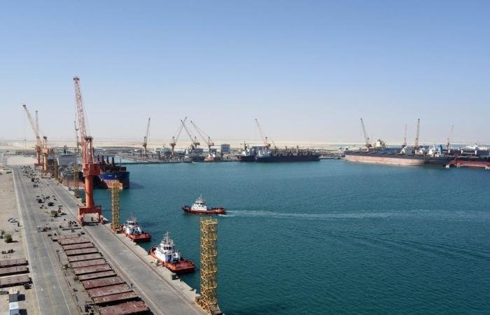 استهداف ميناء الدقم التجاري في سلطنة عمان بطائرتين مسيرتين | عيون الجزيرة