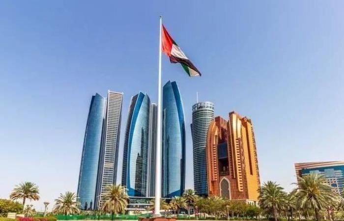 الامارات الان | اعتراض مسيّرة في أبوظبي.. وشظاياها تسقط على واجهة مبنى | عيون الجزيرة الامارات