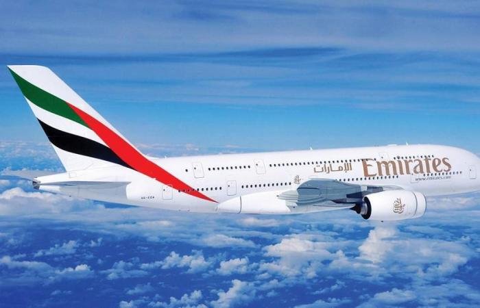 «طيران الإمارات» تعلّق عملياتها مؤقتاً من وإلى دبي حتى الثالثة عصر اليوم