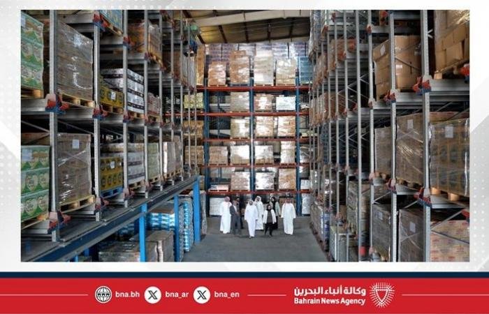 أخبار البحرين | وزير الصناعة والتجارة يقوم بزيارات تفقدية ويلتقي التجار لمتابعة توافر السلع واستقرار الأسعار في ظل المستجدات الراهنة | عيون الجزيرة