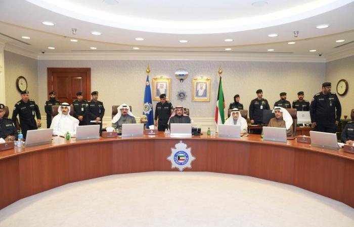 أخبار الكويت | ولي العهد ورئيس مجلس الوزراء يقومان بزيارة إلى غرفة اتخاذ القرار في«الداخلية» | عيون الجزيرة الكويت