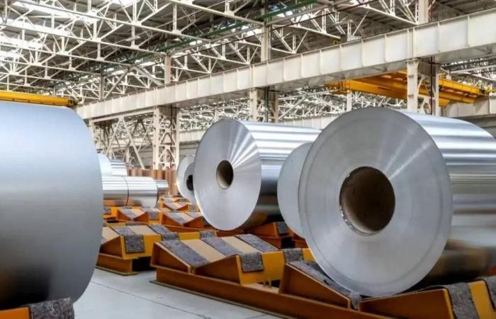 الألومنيوم يرتفع 2.9% إلى 3231 دولاراً