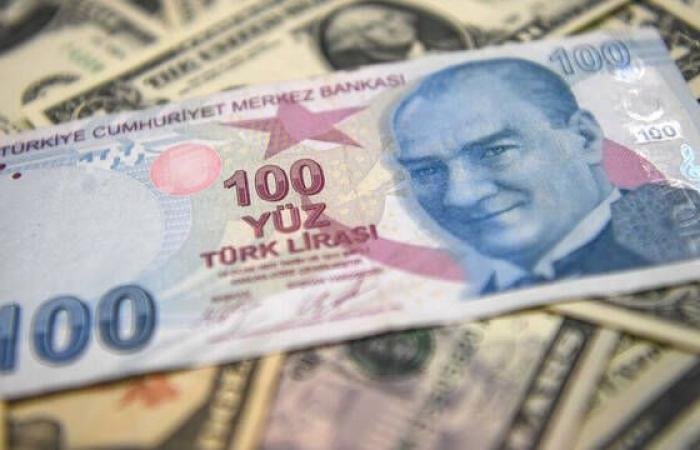 تركيا تستنفر أدواتها المالية للدفاع عن الليرة والبورصة