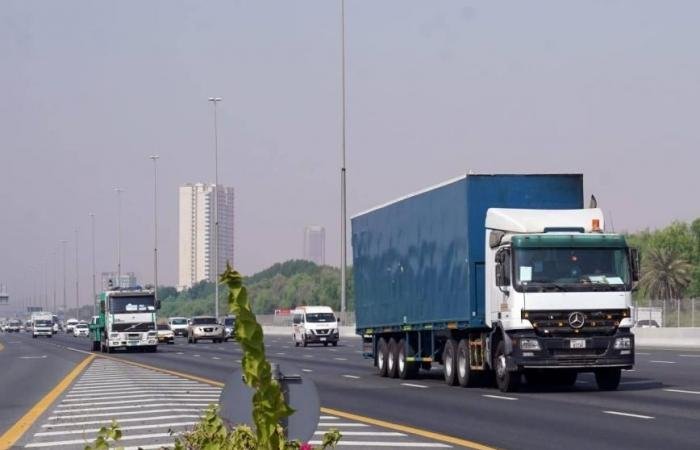 الامارات الان | رفع حظر حركة الشاحنات في شوارع دبي حتى مساء الأربعاء | عيون الجزيرة الامارات