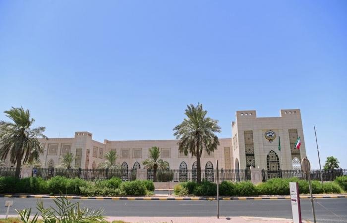 أخبار الكويت | الكويت: استهداف السفارة الأميركية انتهاك صارخ للأعراف والقوانين الدولية | عيون الجزيرة الكويت