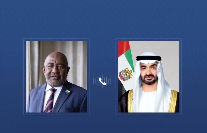 الامارات الان | محمد بن زايد ورئيس القمر المتحدة يبحثان هاتفياً التطورات الإقليمية | عيون الجزيرة الامارات