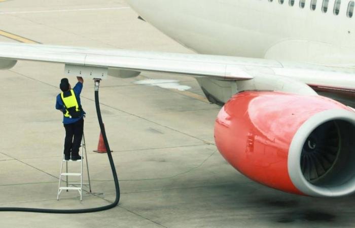 قفزة في أسعار وقود الطائرات مع تعطل صادرات الشرق الأوسط