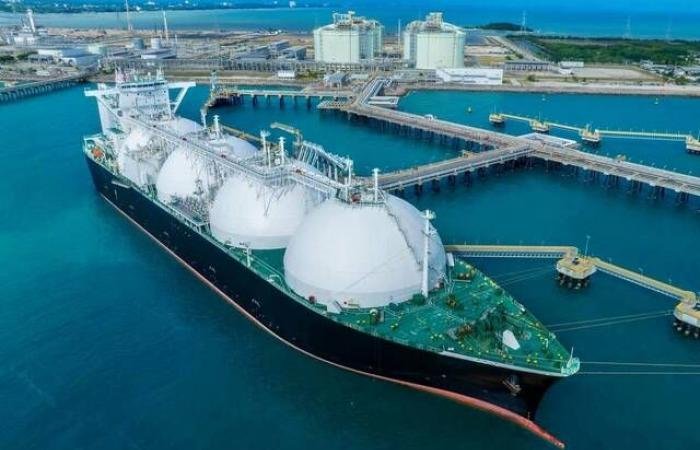 تراجع أسعار الغاز الأوروبية وسط تقارير عقد مفاوضات أمريكية-إيرانية