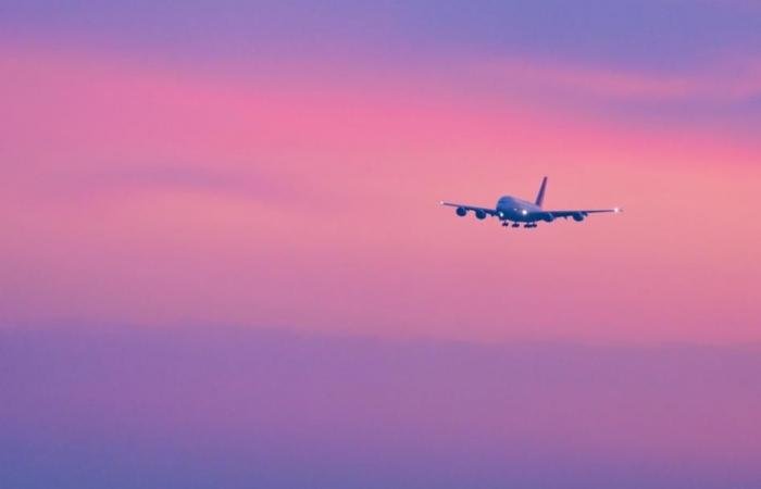 رصد لـ16 ناقلة.. كيف تحوطت شركات الطيران من ارتفاع أسعار الوقود