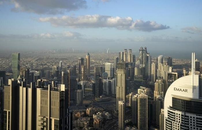 نشاط القطاع الخاص الإماراتي يسجل أقوى أداء في 12 شهراً