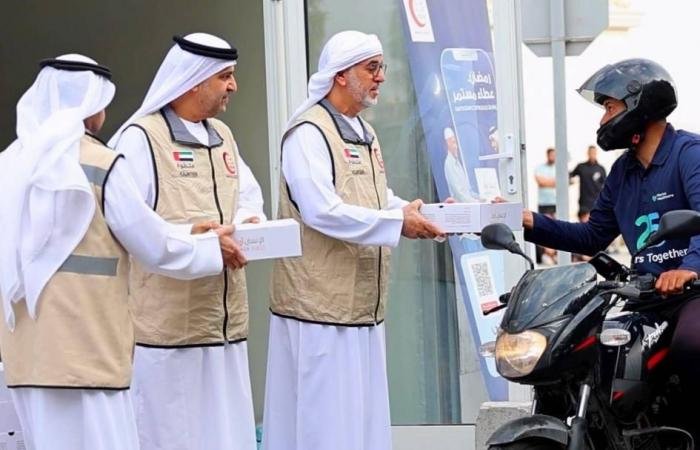 الامارات الان | «الهلال» تقيم 120 خيمة إفطار صائم في الدولة | عيون الجزيرة الامارات