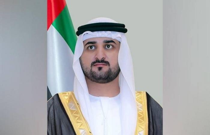 الامارات الان | مكتوم بن محمد يمنح مسؤولي حكومة دبي صفة الضبطية القضائية | عيون الجزيرة الامارات