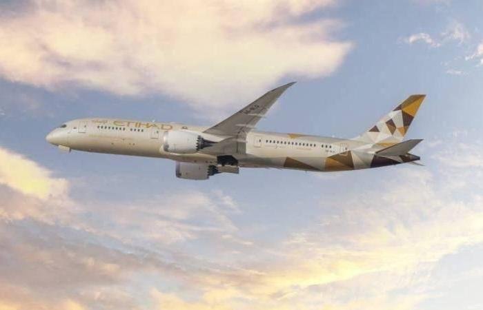 الاتحاد للطيران تحذر من حسابات مزيفة تنتحل صفتها وتحاول جمع معلومات المسافرين