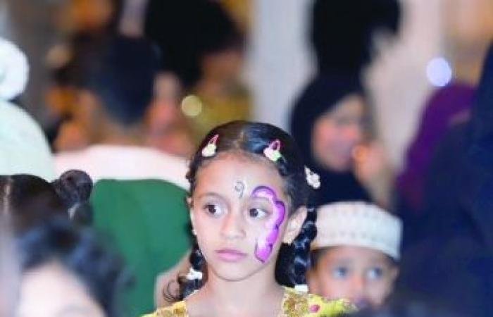 أخبار سلطنة عمان | فعاليات ترفيهية تبهج الأطفال احتفالا بليلة النصف من رمضان بصحم | عيون الجزيرة الاخبارية عمان