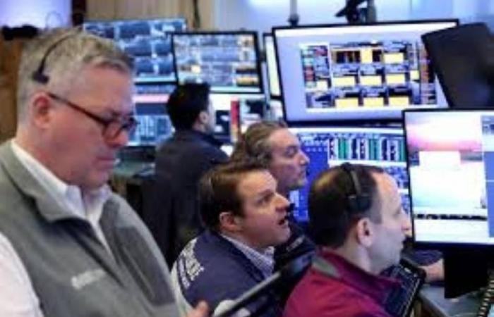 «وول ستريت» تواصل النزيف مع ارتفاع النفط وصدمة «بيانات الوظائف»