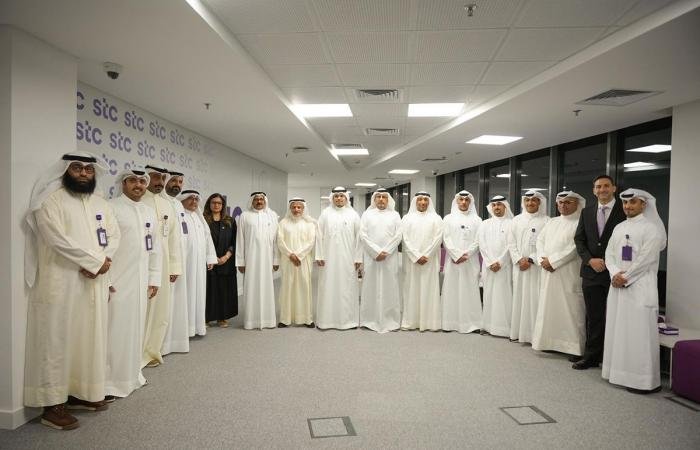 أخبار الكويت | وزير «الاتصالات»: أهمية متابعة جاهزية شبكات الاتصالات وخطط الطوارئ | عيون الجزيرة الكويت