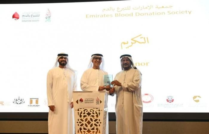 الامارات الان | أمين عام مؤسسة إرث زايد يحضر أمسية دبلوماسية لجمعية التبرع بالدم | عيون الجزيرة الامارات