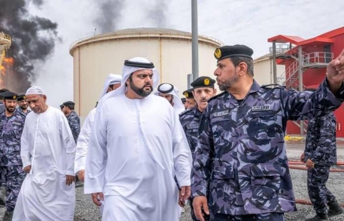 الامارات الان | محمد الشرقي يزور منطقة الفجيرة للصناعات البترولية ويشيد بعمل الفرق الميدانية | عيون الجزيرة الامارات