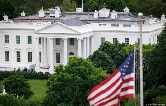 البيت الأبيض ينشر استراتيجية سيبرانية وسط مخاوف من هجمات إلكترونية مرتبطة بالحرب على إيران | عيون الجزيرة