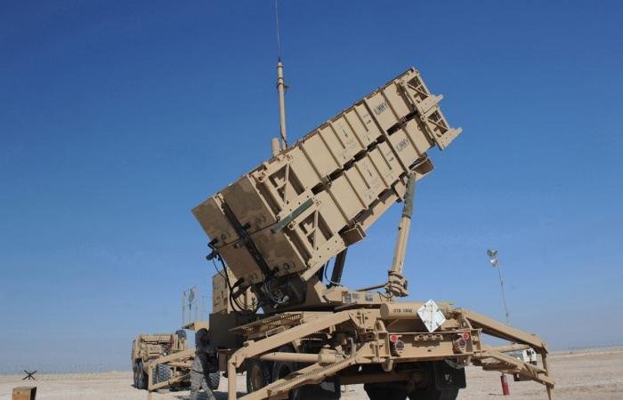 الإمارات: الدفاعات الجوية تعاملت اليوم مع 17 صاروخاً باليستيا و117 طائرة مسيرة | عيون الجزيرة