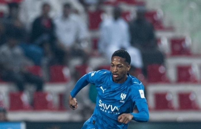 هوساوي يوجه ضربة للزعيم