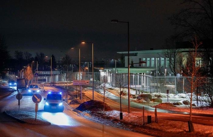 انفجار يستهدف السفارة الأميركية في أوسلو ويتسبب بأضرار طفيفة | عيون الجزيرة