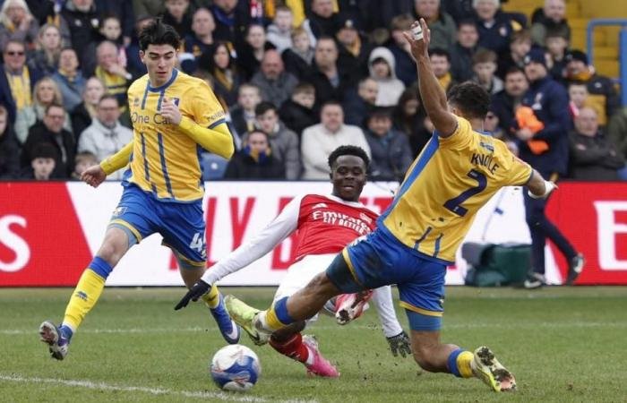 الرياضة الان | ساكا يعلم ضحايا العنصرية فن الرد | عيون الجزيرة الرياضي