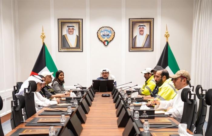 أخبار الكويت | رئيس الوزراء يُشيد بجهود القائمين على تجهيز مركز إيواء «الأشغال» | عيون الجزيرة الكويت