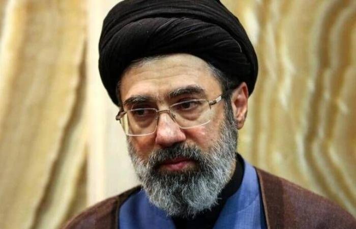 بعد اختياره مرشداً أعلى لإيران.. من هو مجتبى خامنئي؟